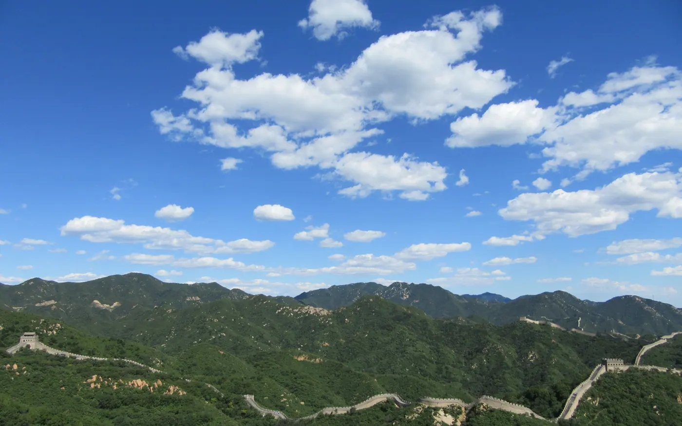 Bright mountain ridges and the Great Wall at Jinshanling