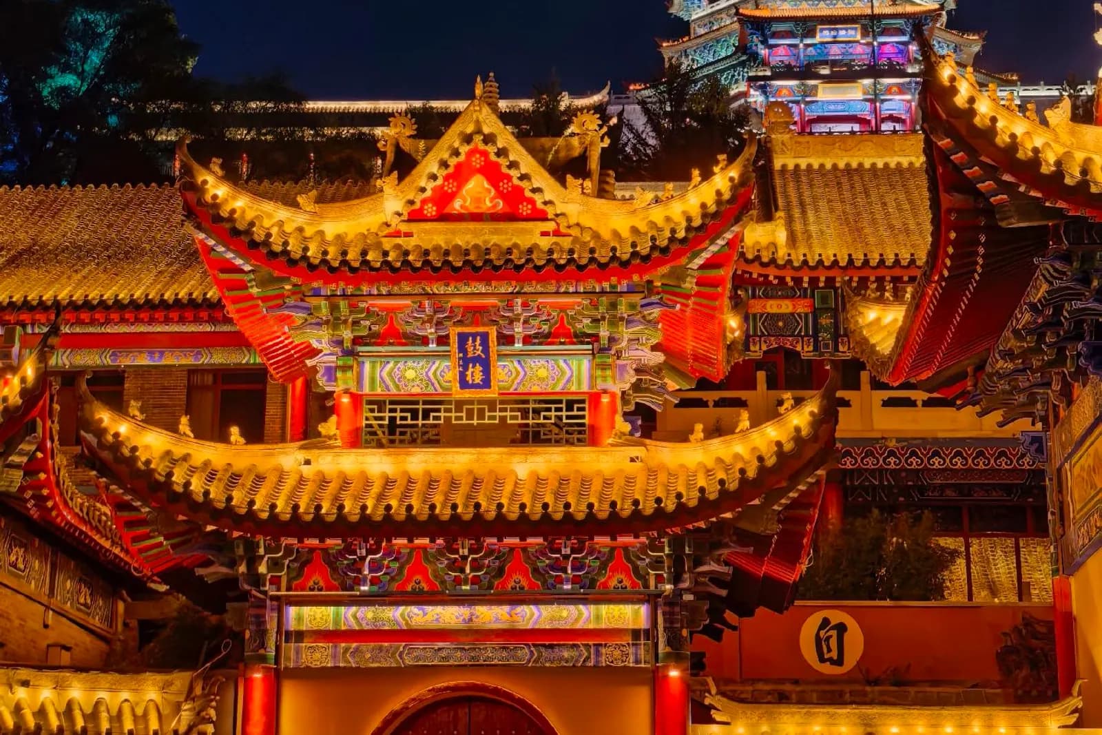 Kuixinglou revealing the surprising vertical levels of Chongqing