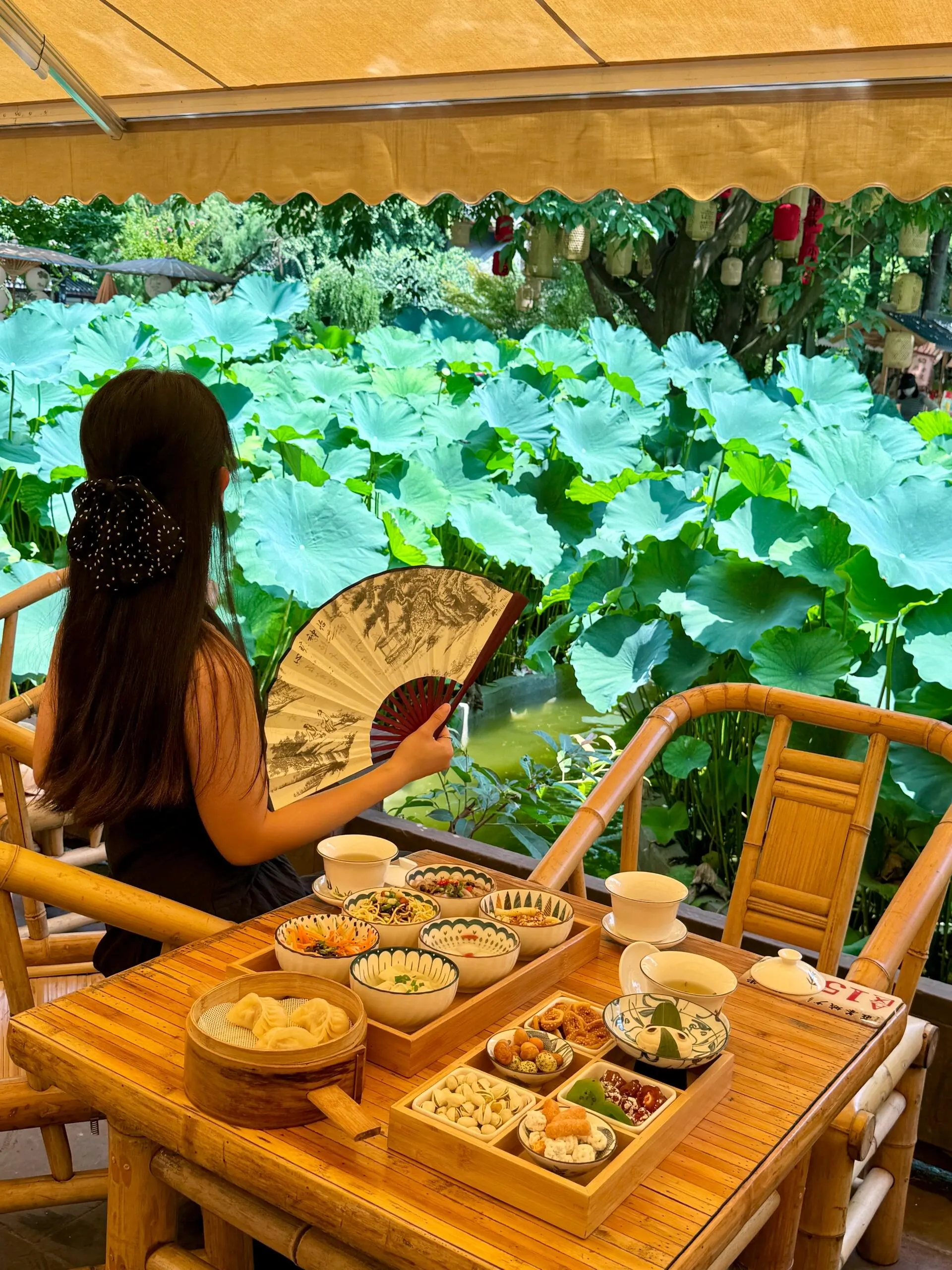 A traditional tea-house moment in Chengdu