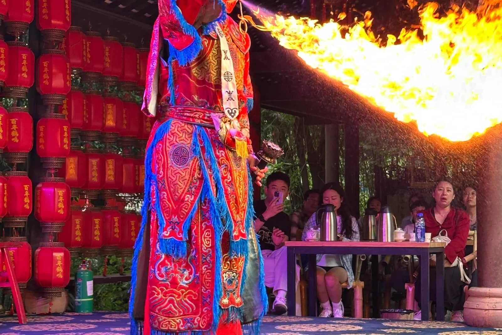 Tea house setting in Chengdu's People's Park